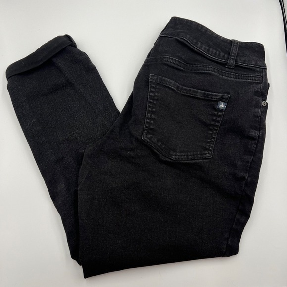 Maurices M Jeans High-Rise Curvy Black Wash Denim Jeans Size‎ 8 Stretchy - Picture 1 of 9